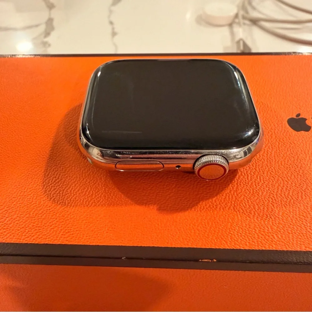 Apple Watch Hermès Series 7 45mm Silver Stainless CEL